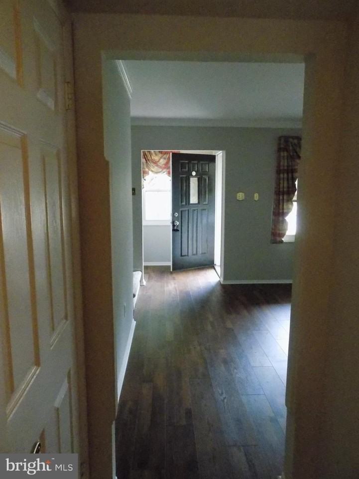 702 Towne Center Dr - Photo 6 of 45