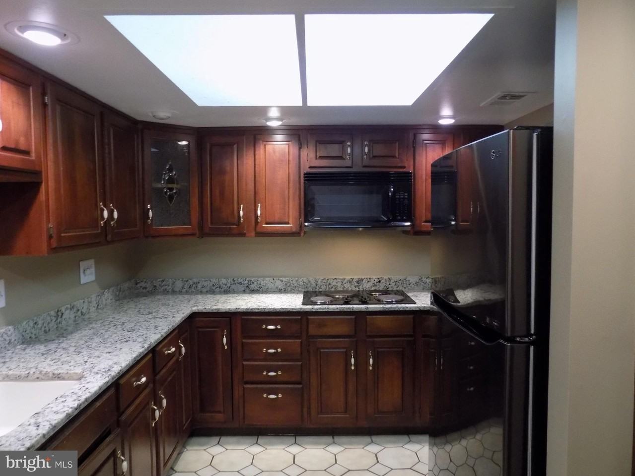 702 Towne Center Dr - Photo 7 of 45