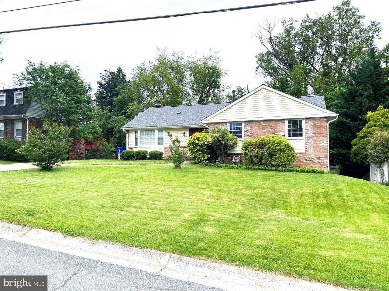 8410 Buckhannon Dr - Photo 3 of 30