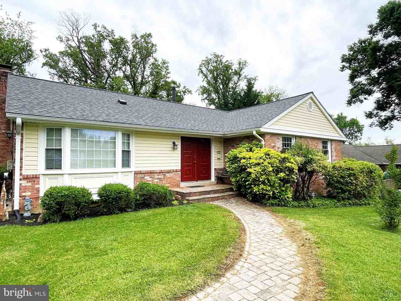 8410 Buckhannon Dr - Photo 4 of 30