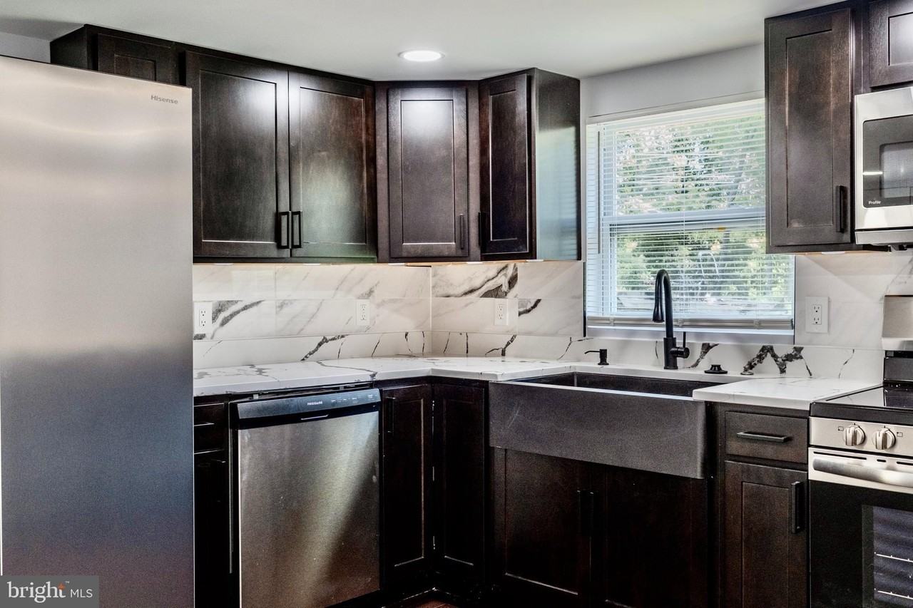 48540 Mattapany Rd - Photo 3 of 17