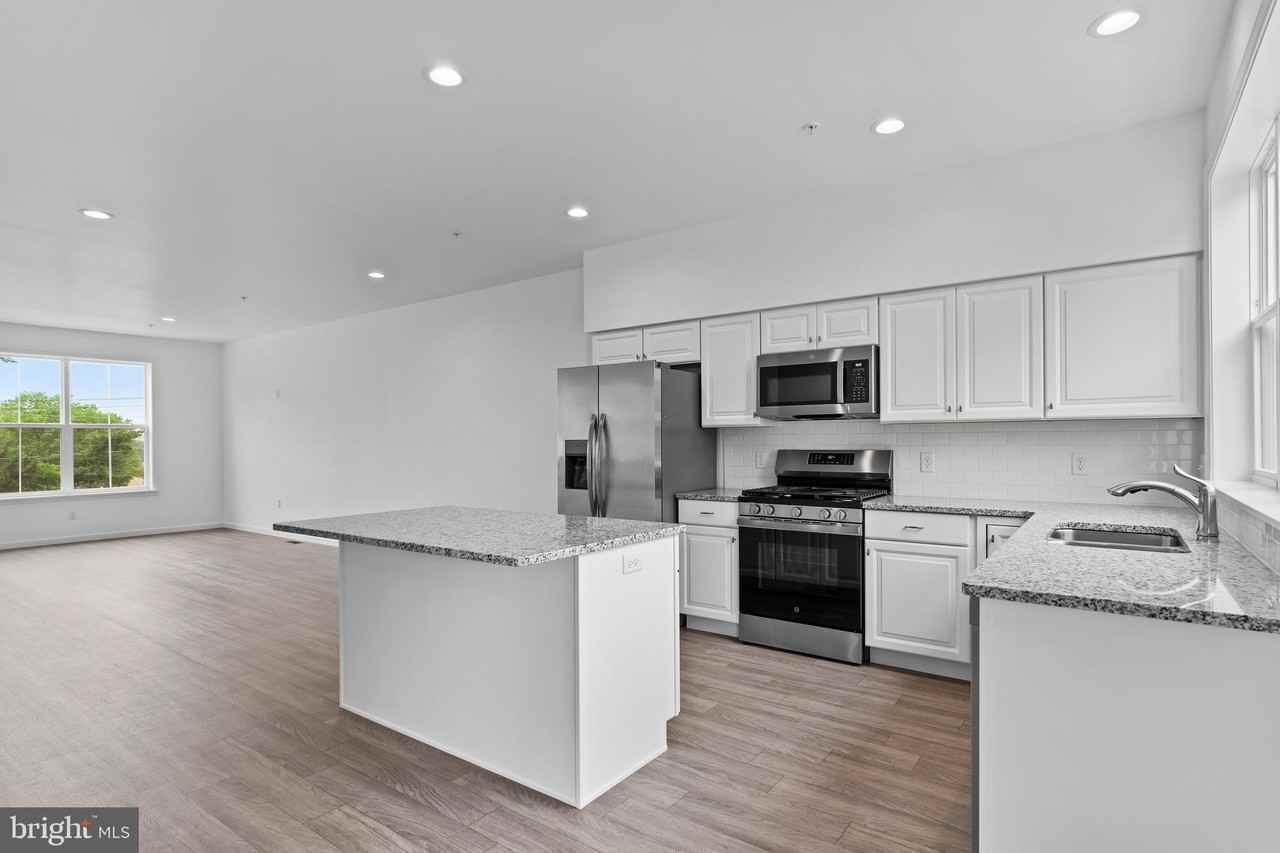 21 S 19th St - Photo 2 of 31