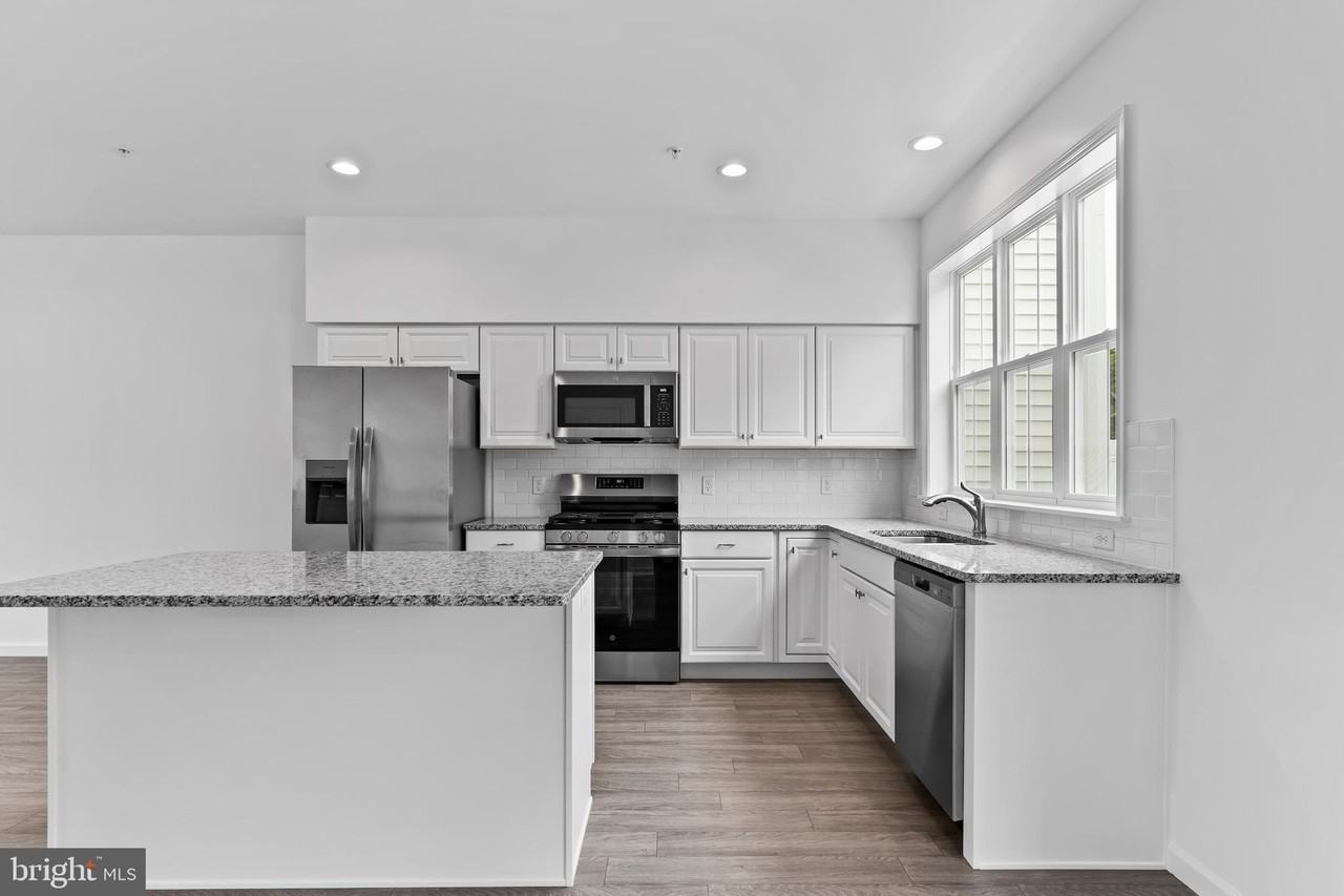21 S 19th St - Photo 3 of 31