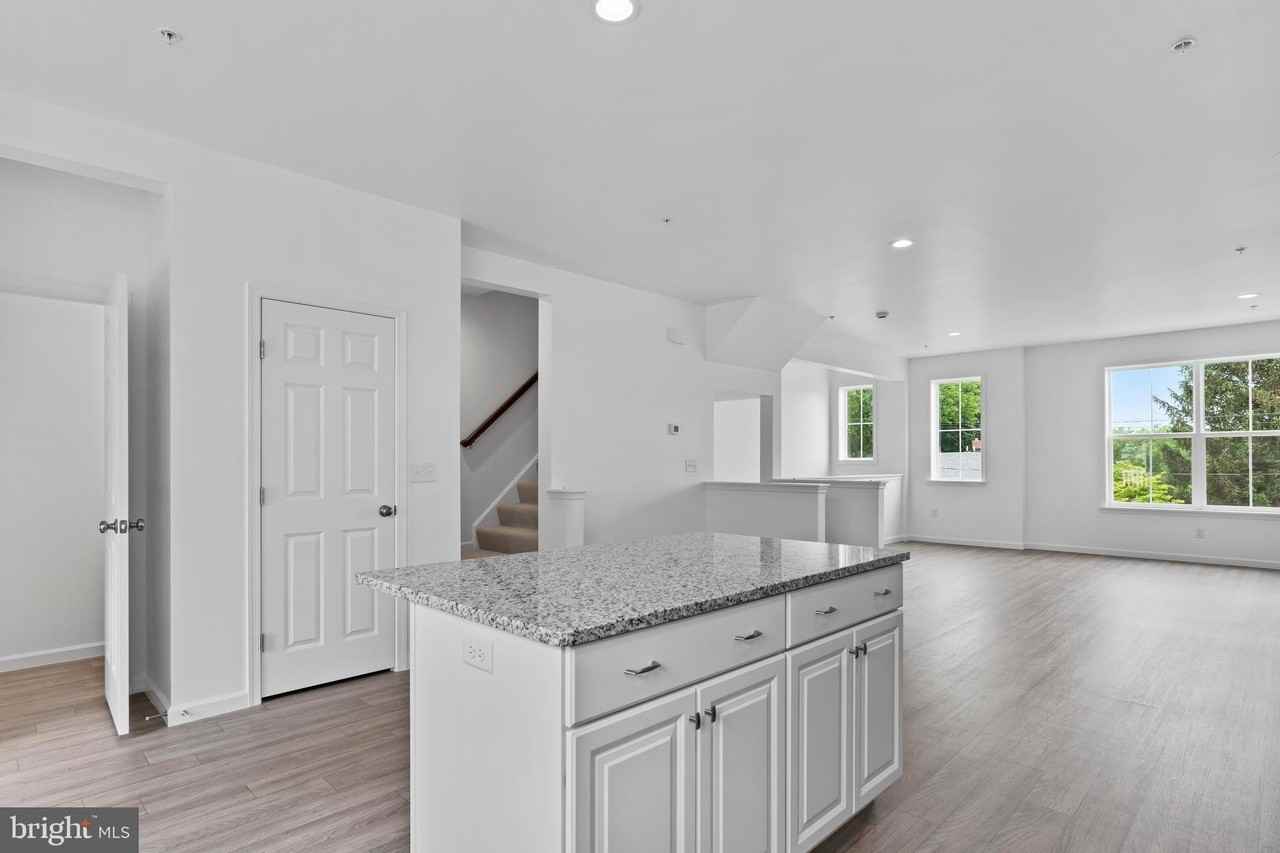21 S 19th St - Photo 5 of 31