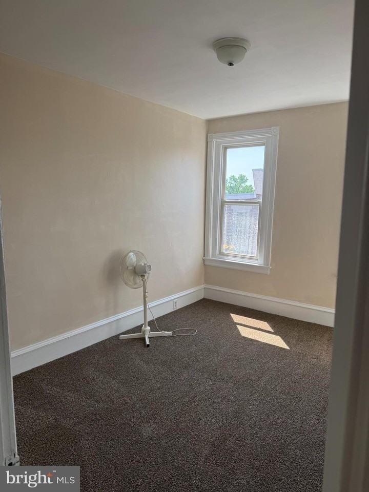 361 E Main St #B - Photo 3 of 7