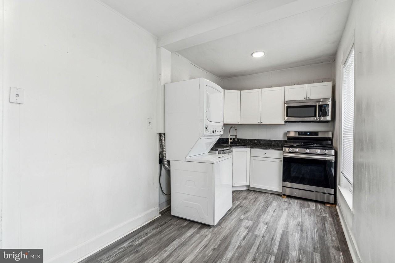 270 Dupont St #2 - Photo 3 of 17