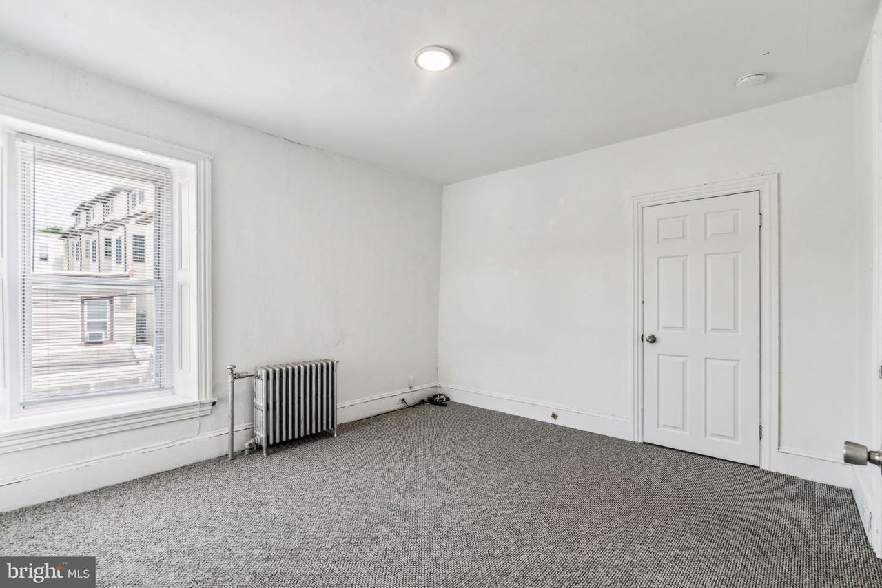 270 Dupont St #2 - Photo 5 of 17