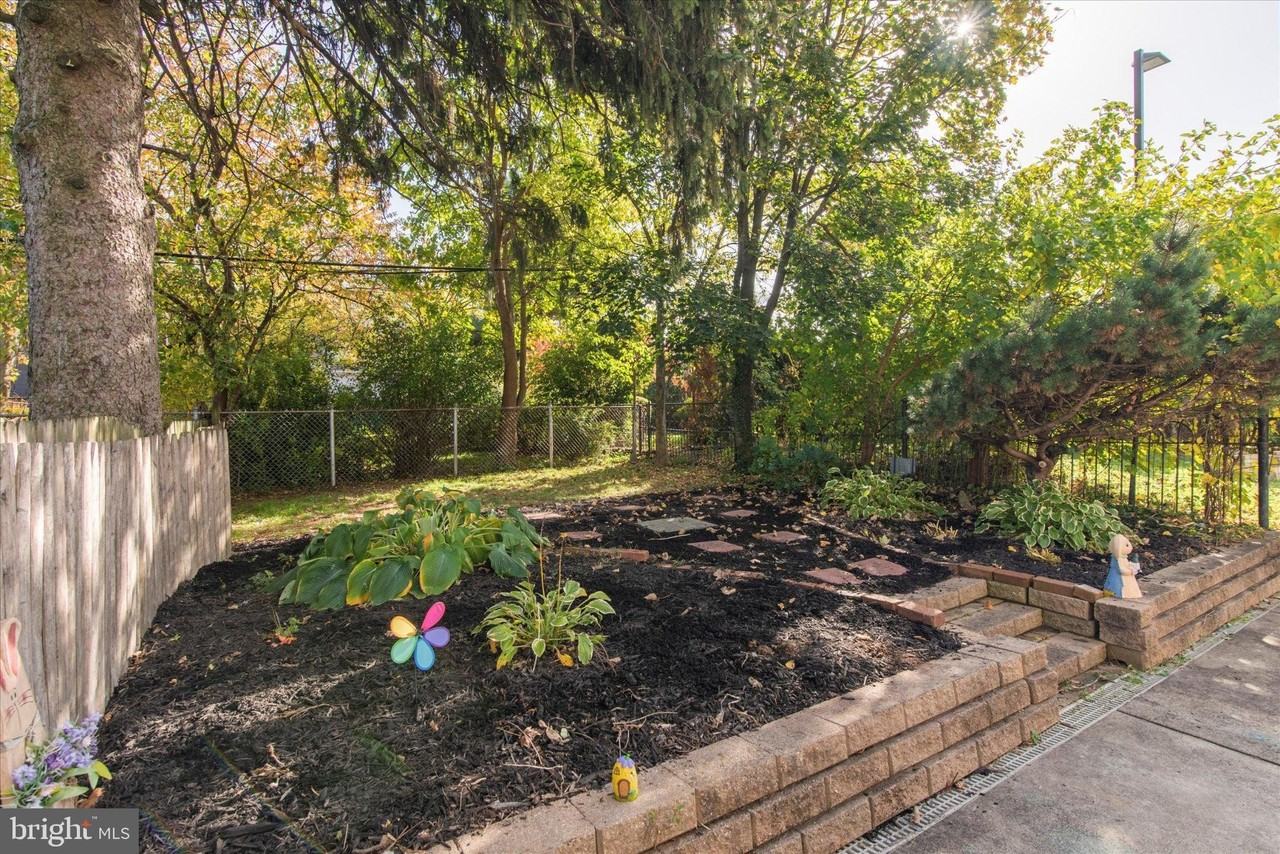 535 Gerhard St #1 - Photo 4 of 24