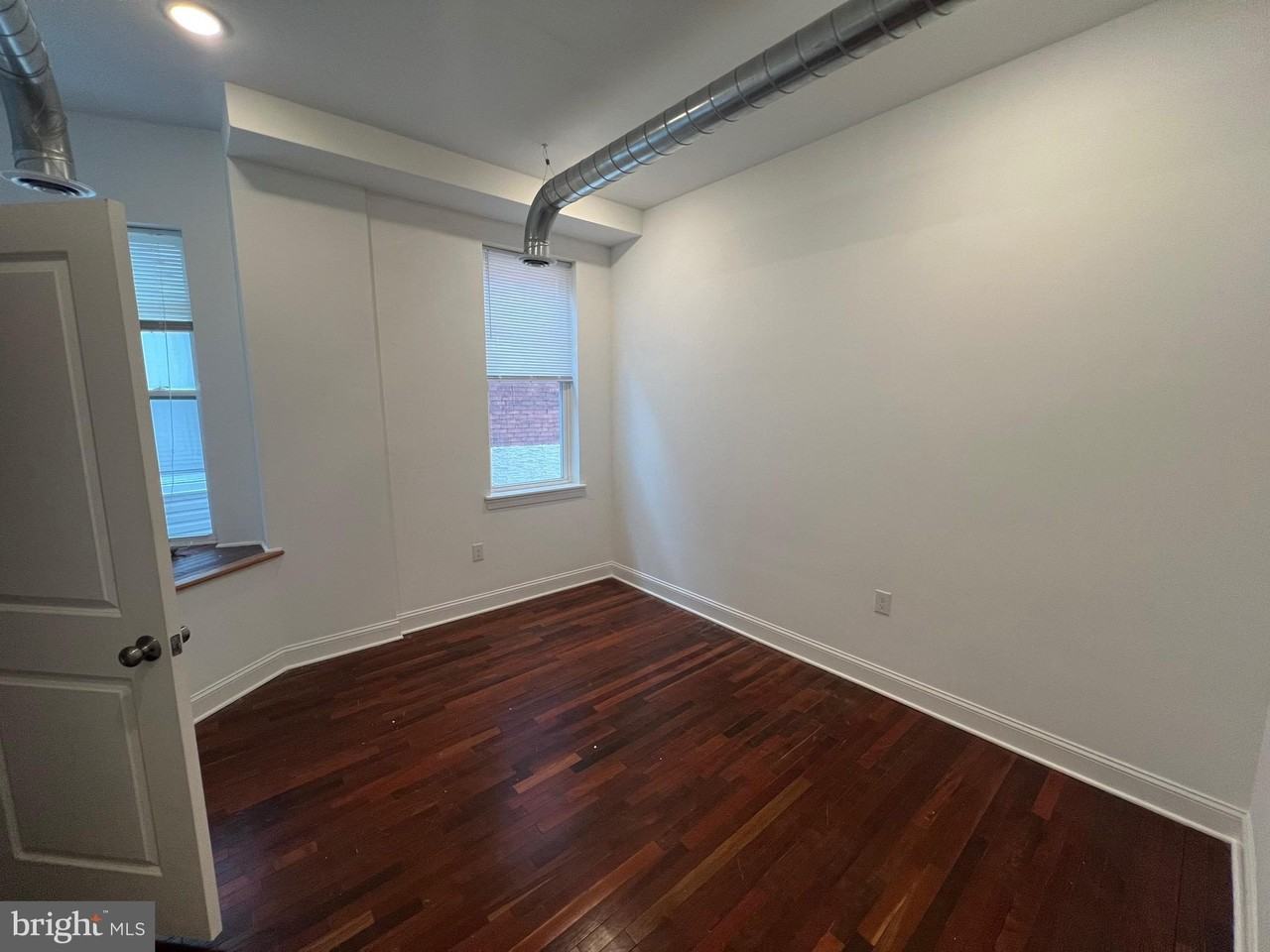 3228 W Diamond St #2 - Photo 6 of 8