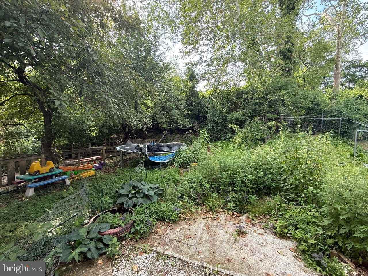 9388 Neil Rd #B - Photo 4 of 37
