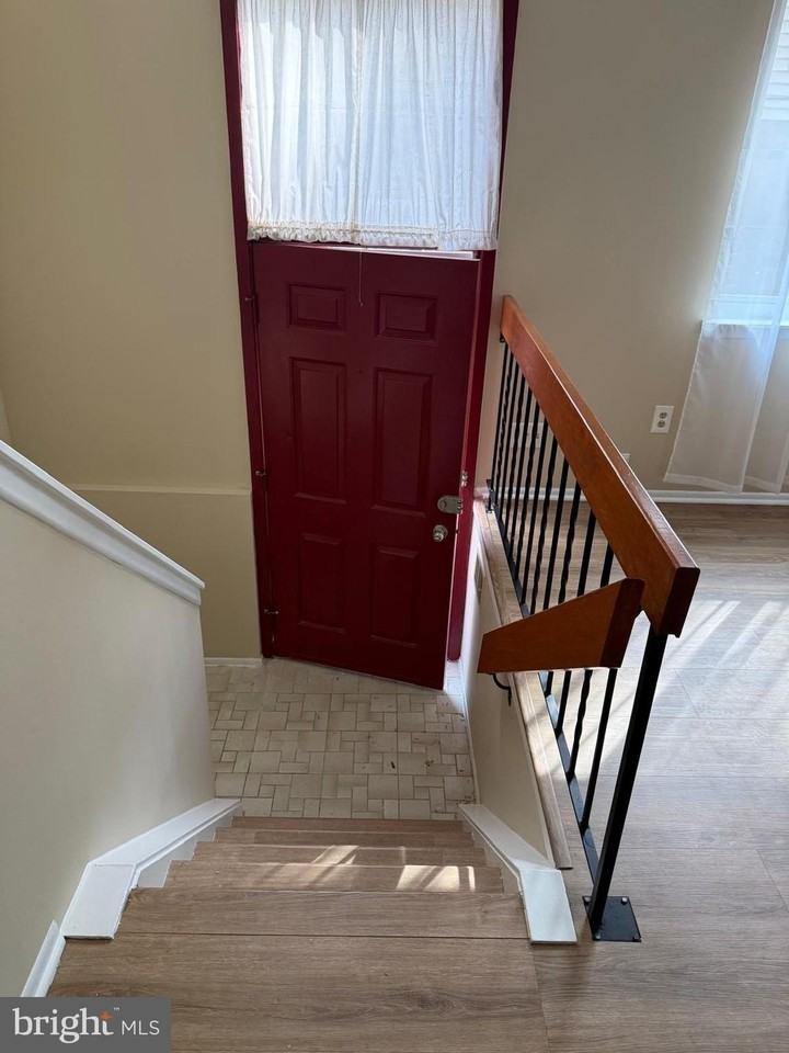 9388 Neil Rd #B - Photo 5 of 37