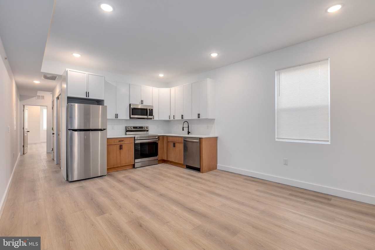 2322 N 5th St #B - Photo 2 of 12