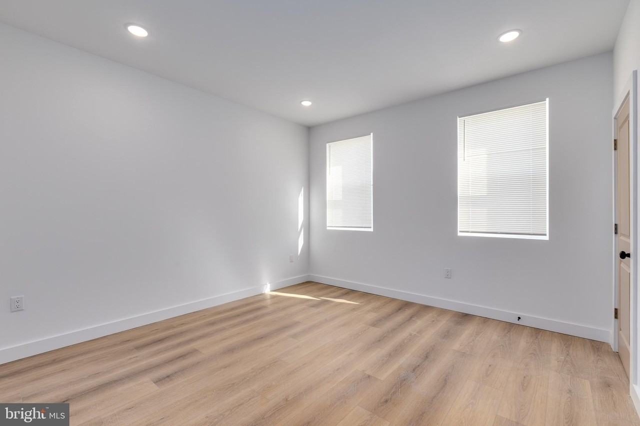 2322 N 5th St #B - Photo 5 of 12