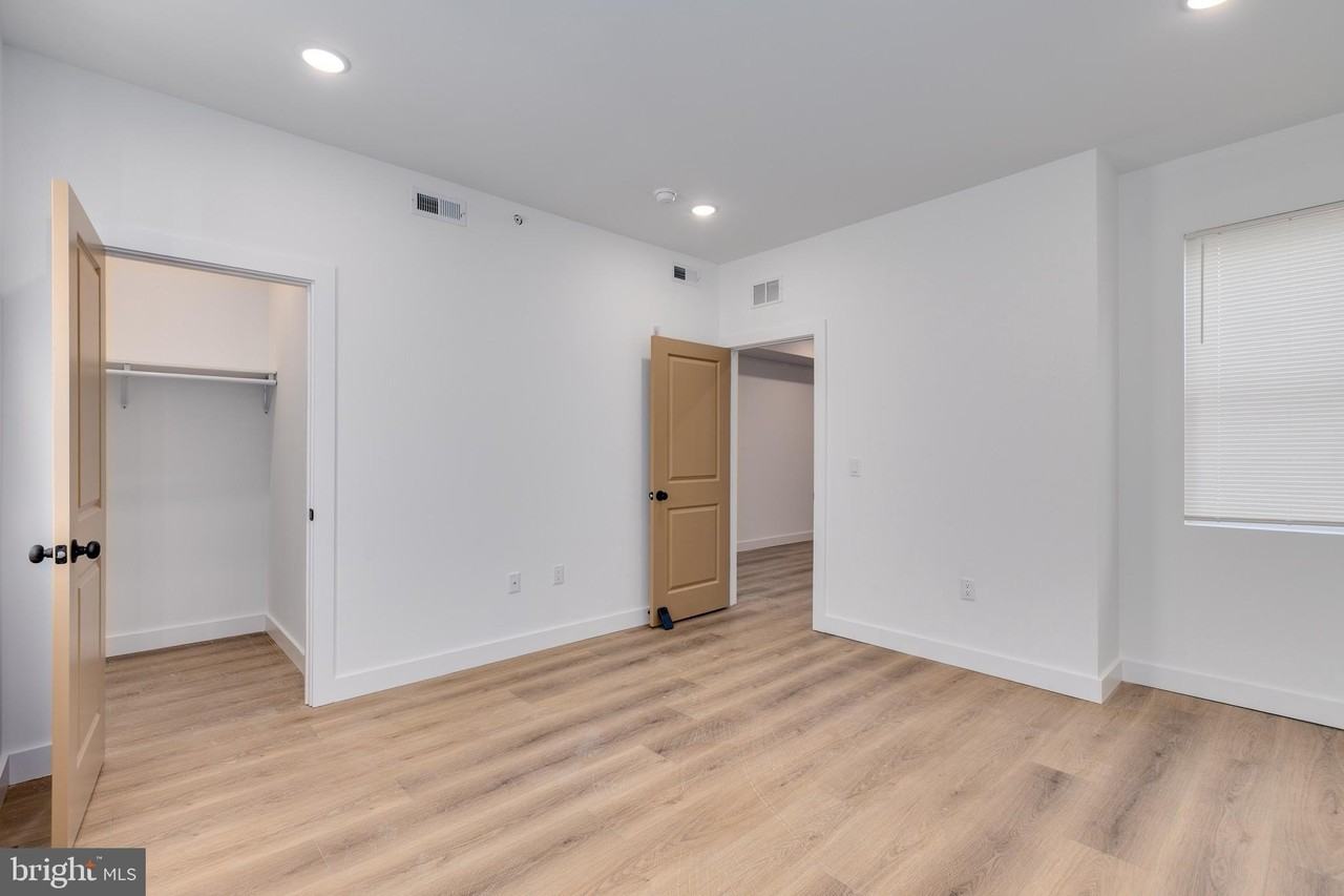 2322 N 5th St #B - Photo 6 of 12