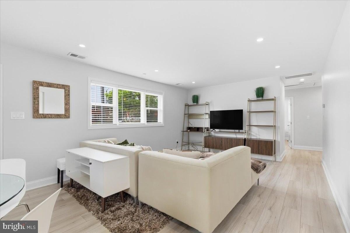 3823 Duke St - Photo 2 of 31