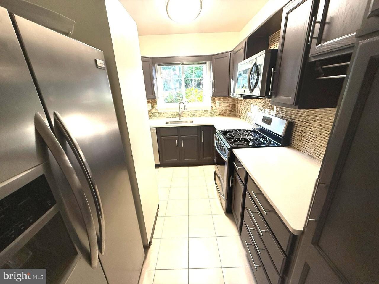 1608 Mount Eagle Pl #967-16 - Photo 7 of 36