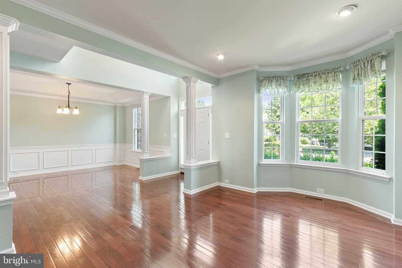 1407 Preserve Ln - Photo 3 of 35