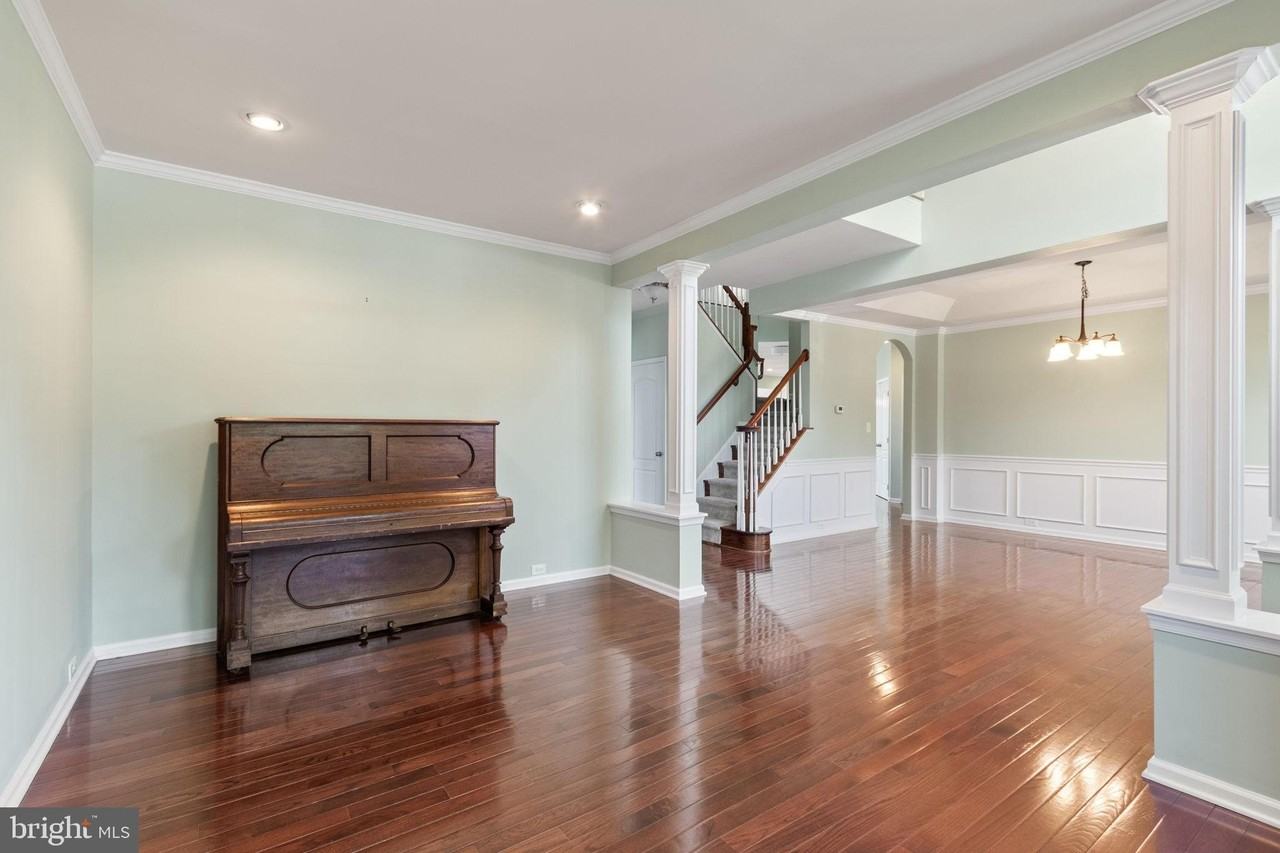 1407 Preserve Ln - Photo 4 of 35