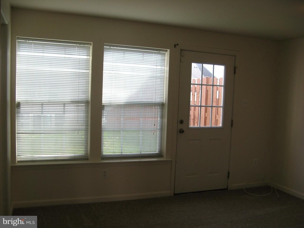 108 Monticello Sq - Photo 4 of 18