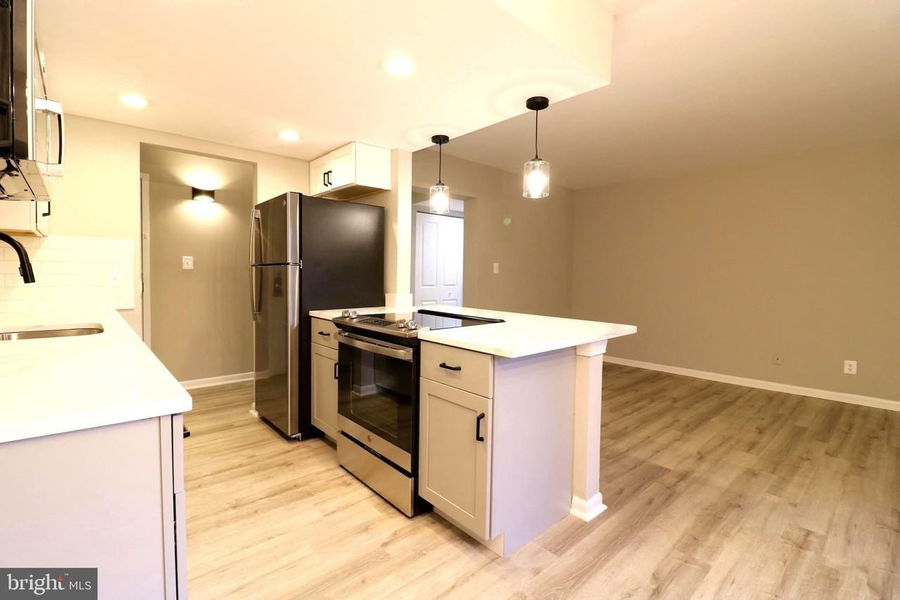 2249 Castle Rock Sq #11C - Photo 5 of 26