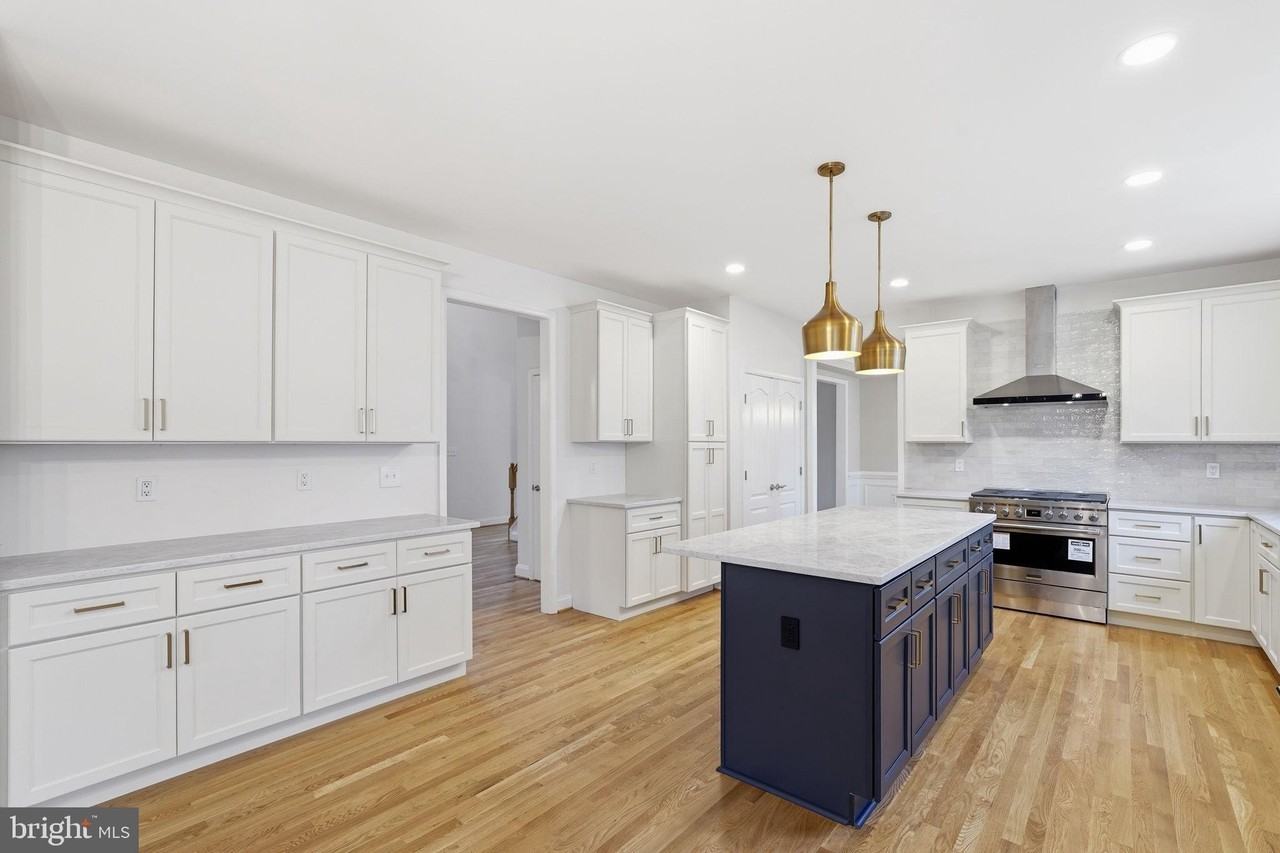 4314 Summit Pl - Photo 3 of 27