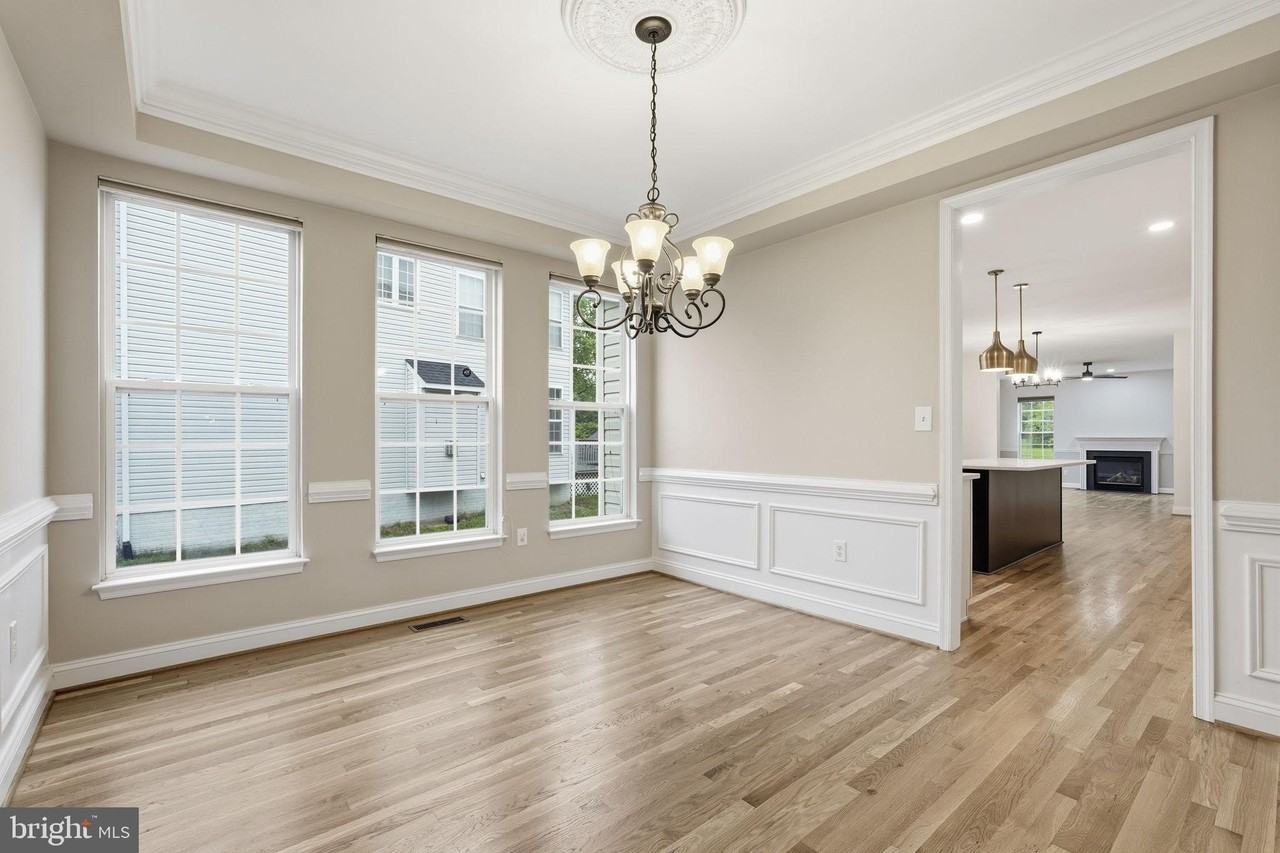 4314 Summit Pl - Photo 4 of 27