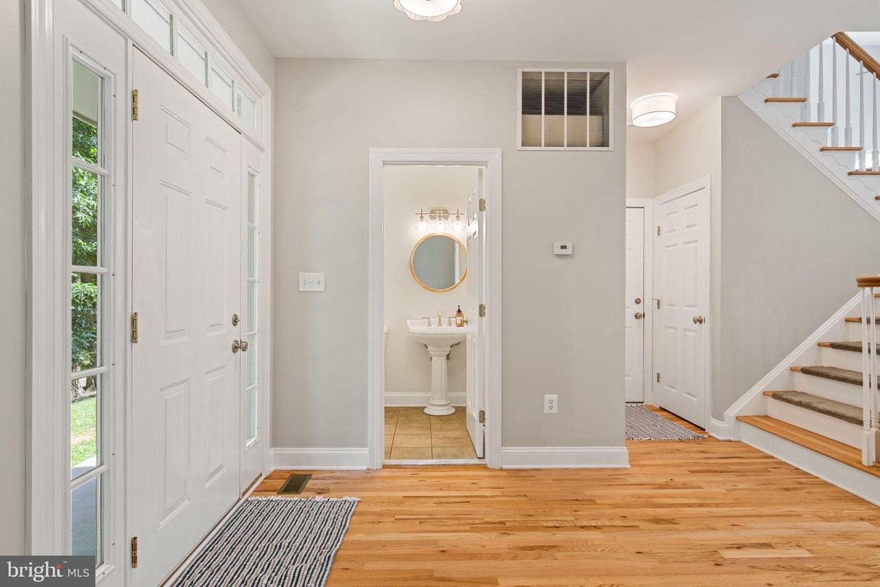 19033 Otley Rd - Photo 3 of 50