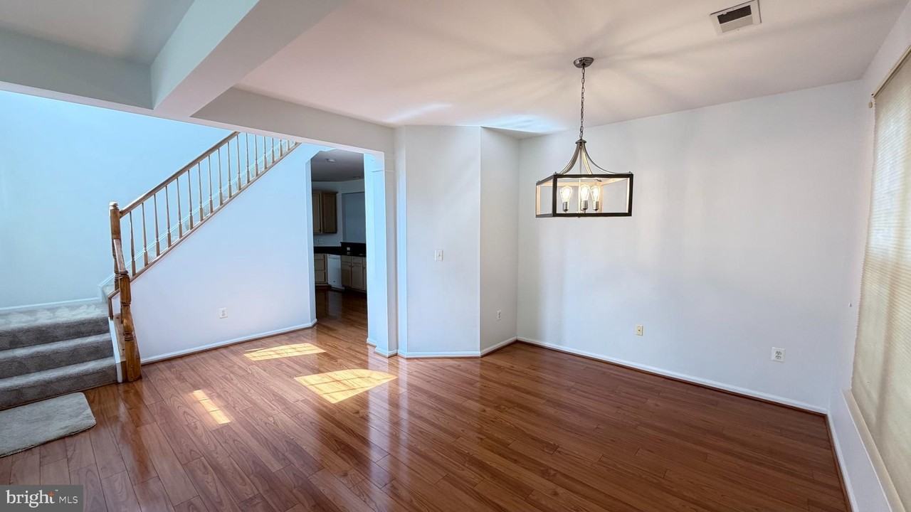 20965 Kittanning Ln - Photo 5 of 32