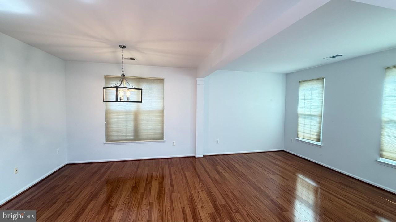 20965 Kittanning Ln - Photo 6 of 32