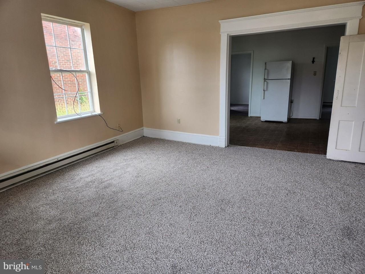 406 E Moler Ave #1 - Photo 3 of 11