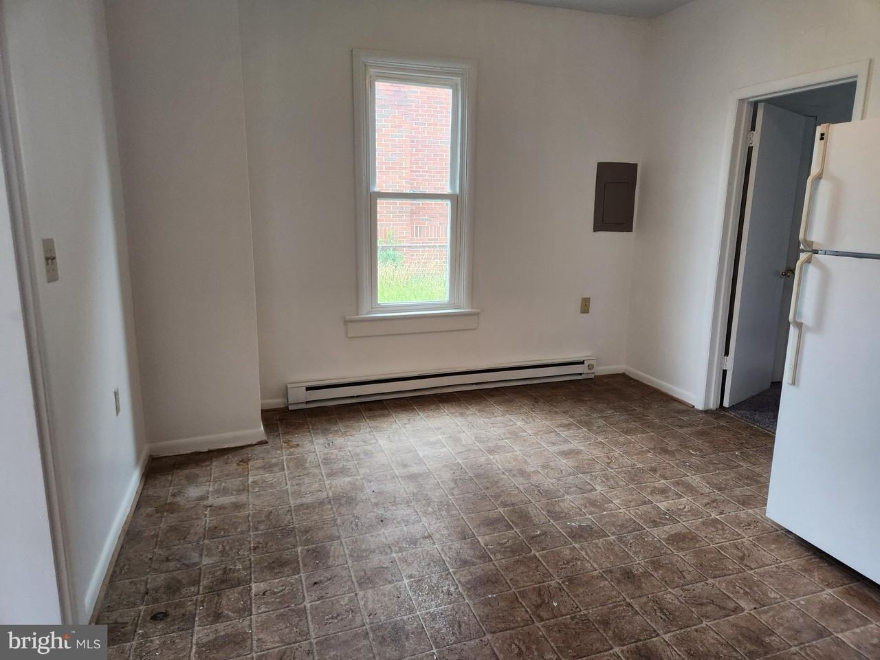406 E Moler Ave #1 - Photo 4 of 11