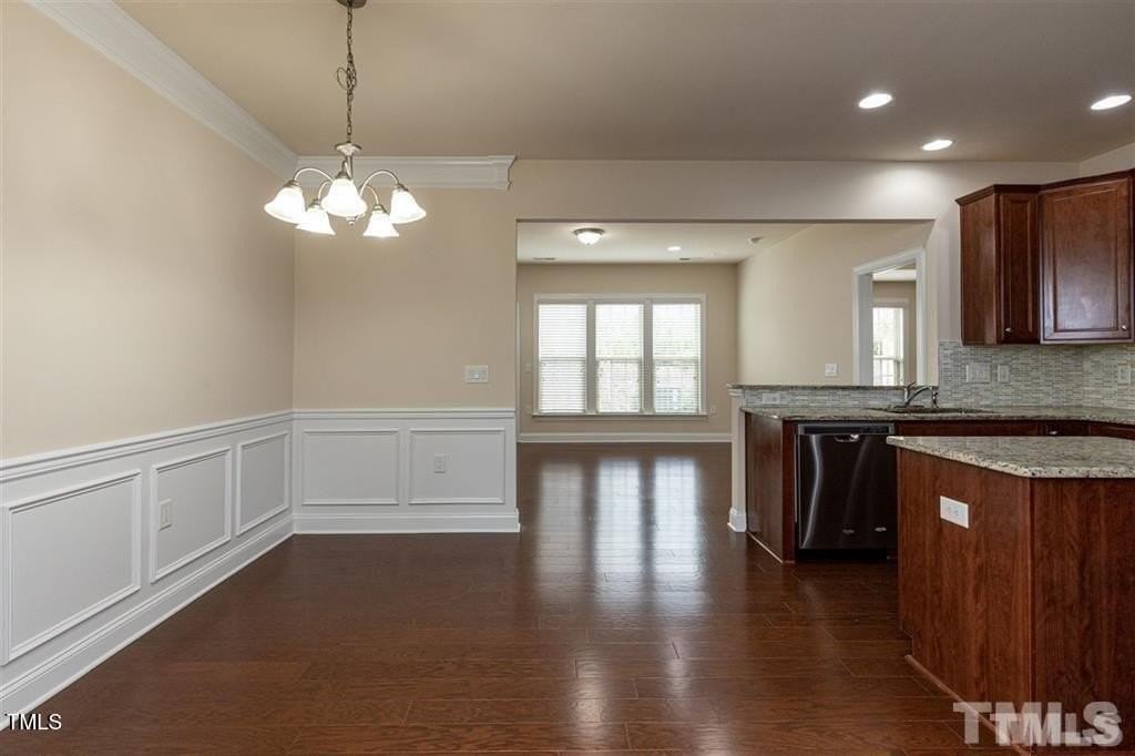 407 Daylin Dr - Photo 5 of 32