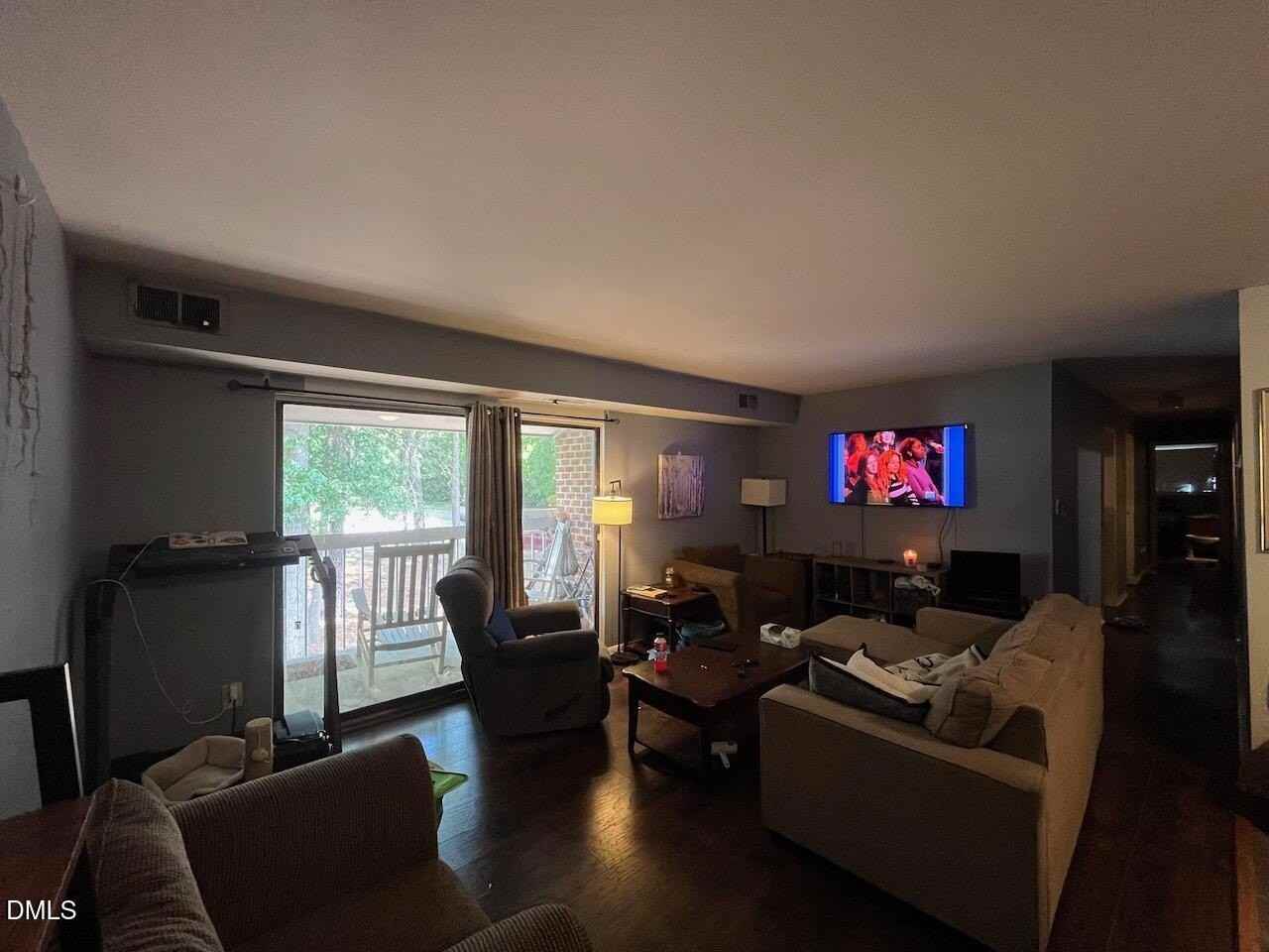 1022 Sandlin Pl #J - Photo 4 of 19