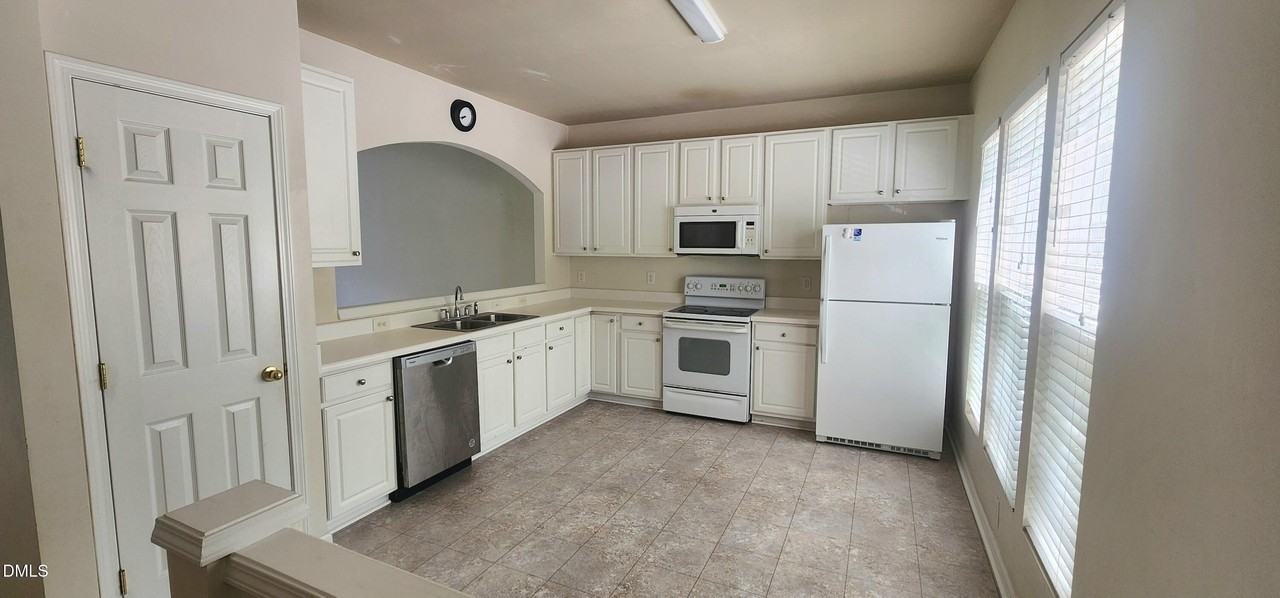 104 Hickory Meadow Cir - Photo 4 of 16