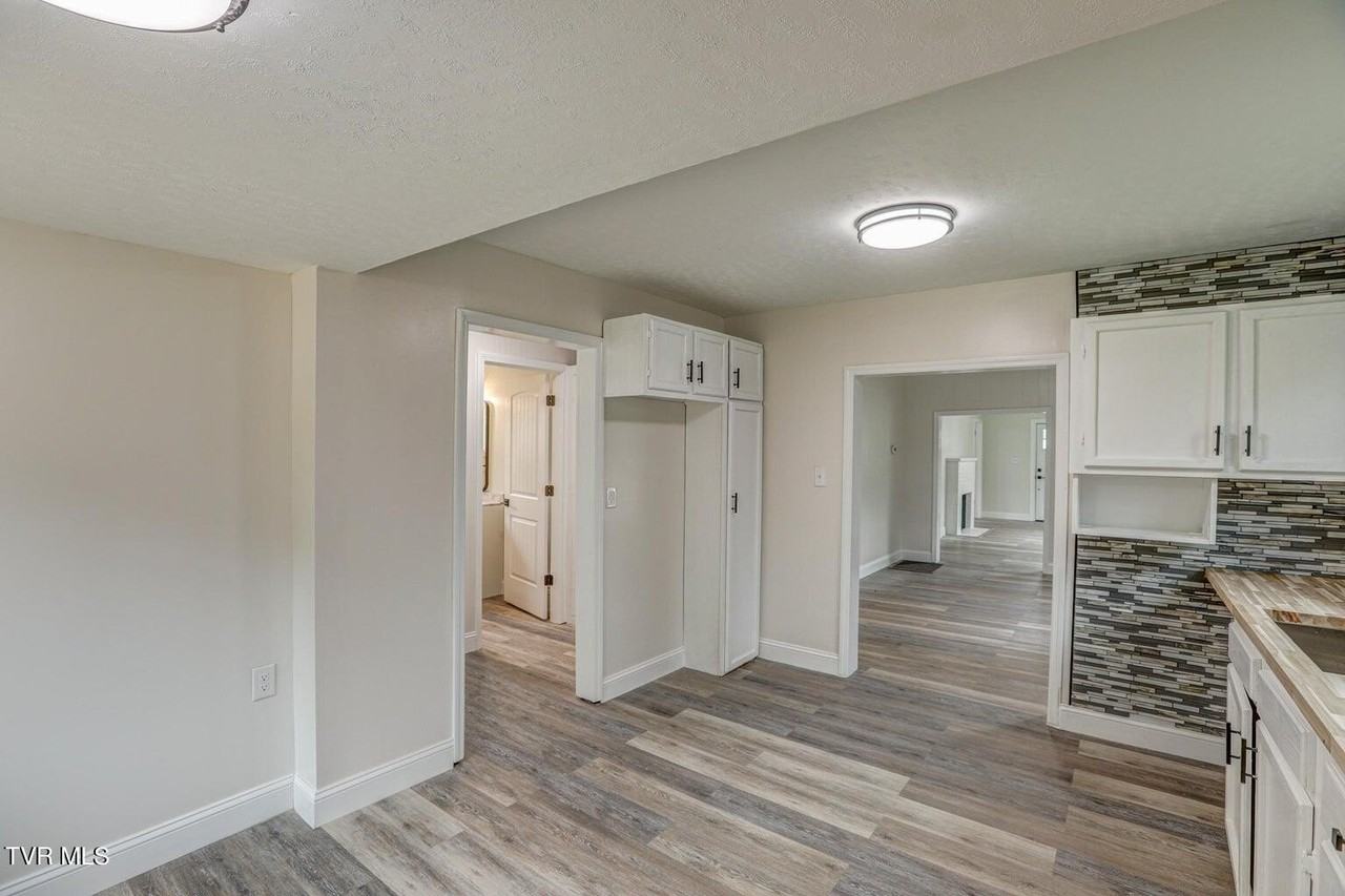 124 Harber Ln - Photo 7 of 26