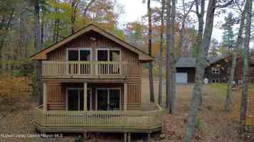 featured image of 537 Mossy Hill Rd