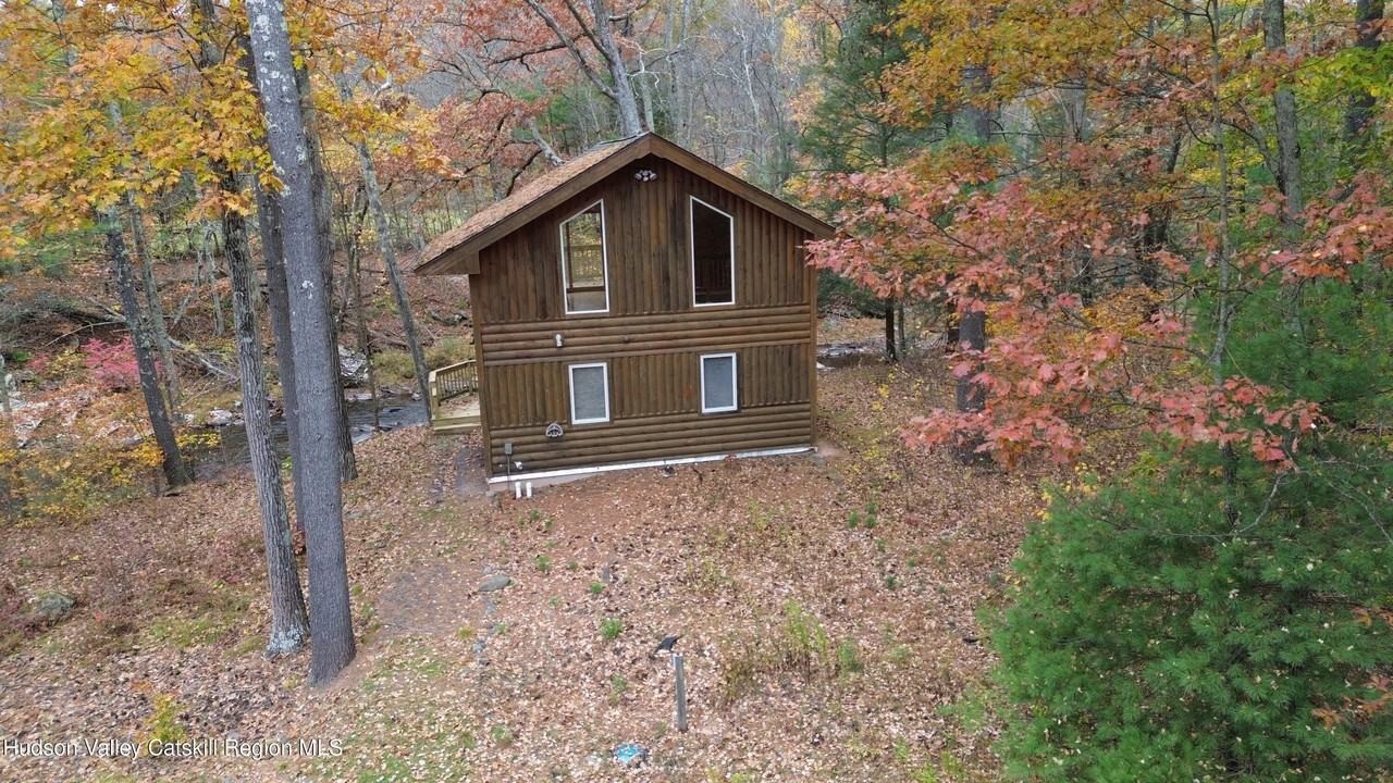 537 Mossy Hill Rd - Photo 2 of 24