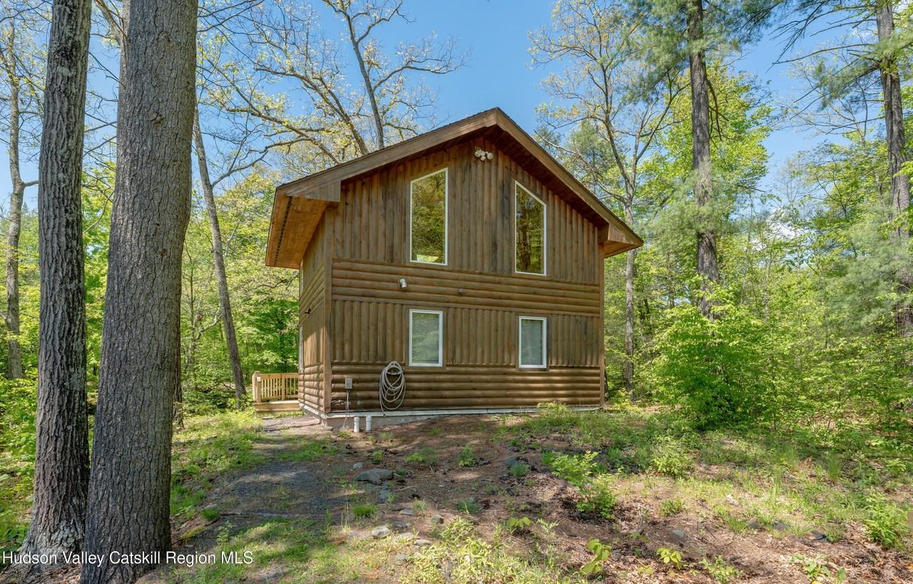 537 Mossy Hill Rd - Photo 3 of 24