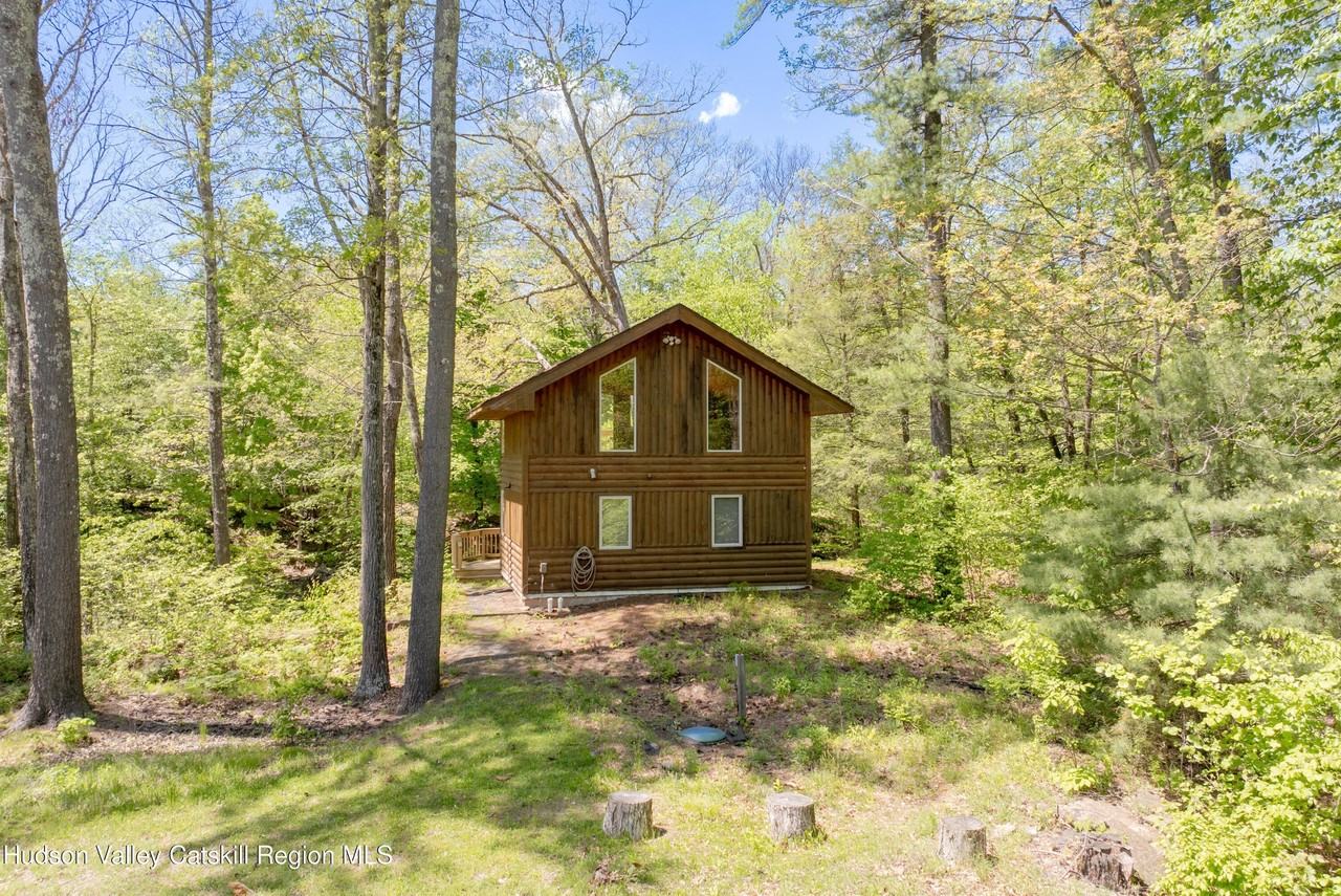 537 Mossy Hill Rd - Photo 4 of 24