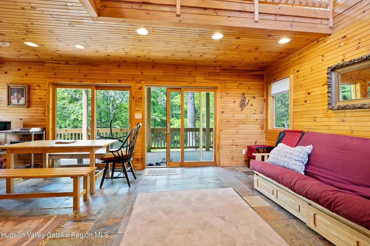 537 Mossy Hill Rd - Photo 6 of 24
