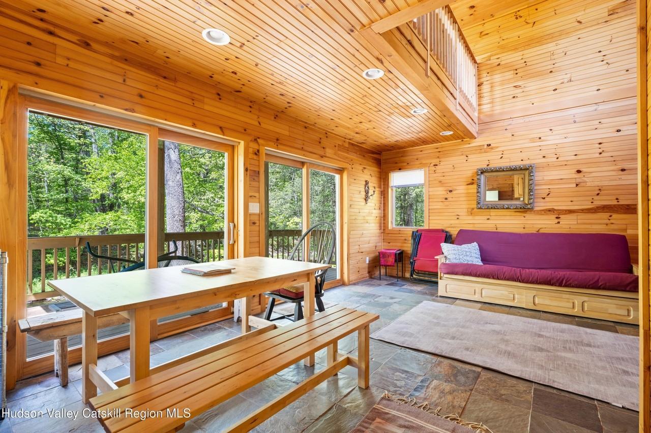 537 Mossy Hill Rd - Photo 7 of 24