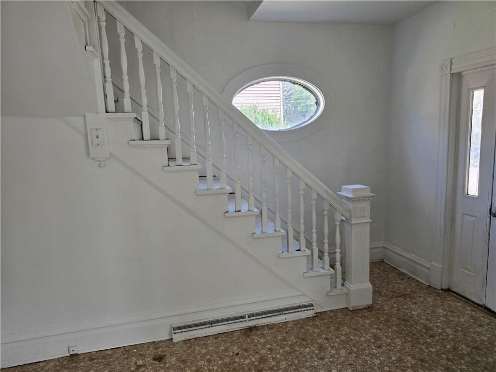 408 New Castle St - Photo 5 of 10