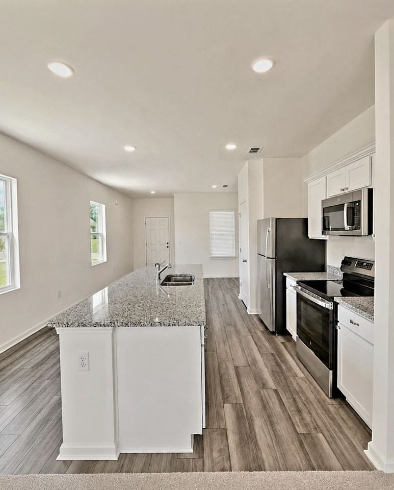 423 Castillo Dr - Photo 4 of 27