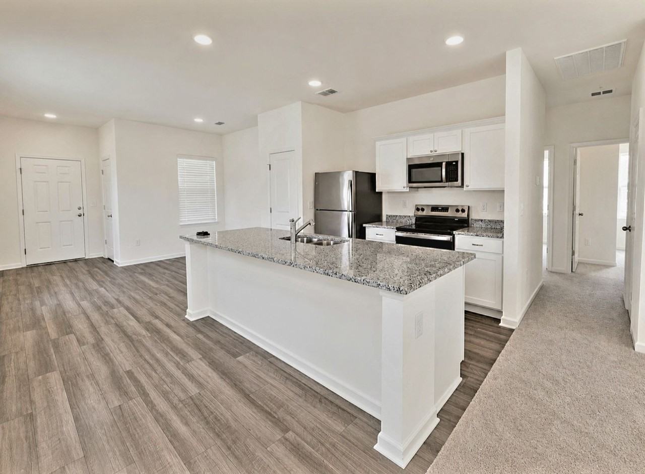 423 Castillo Dr - Photo 5 of 27