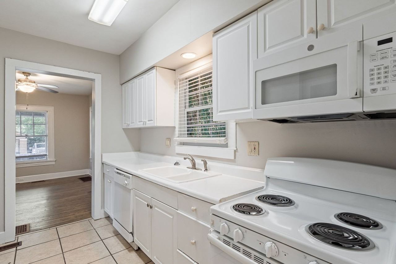 1329 16th Ave S - Photo 5 of 35