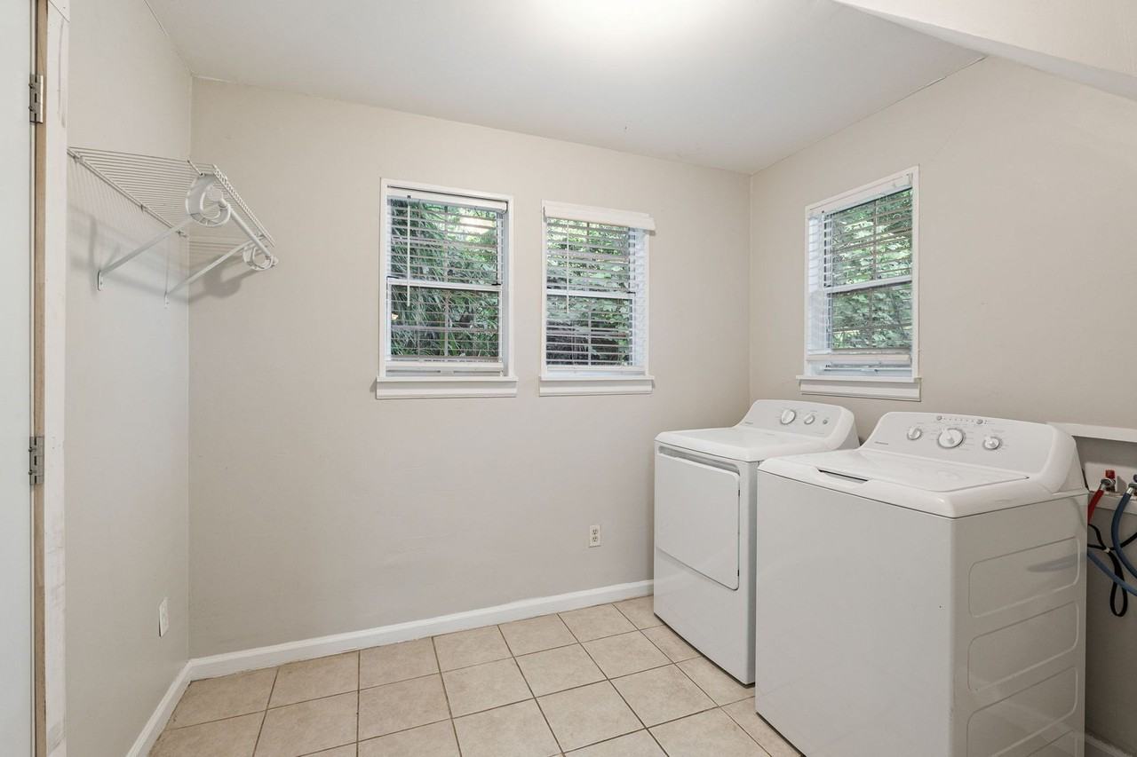 1329 16th Ave S - Photo 7 of 35
