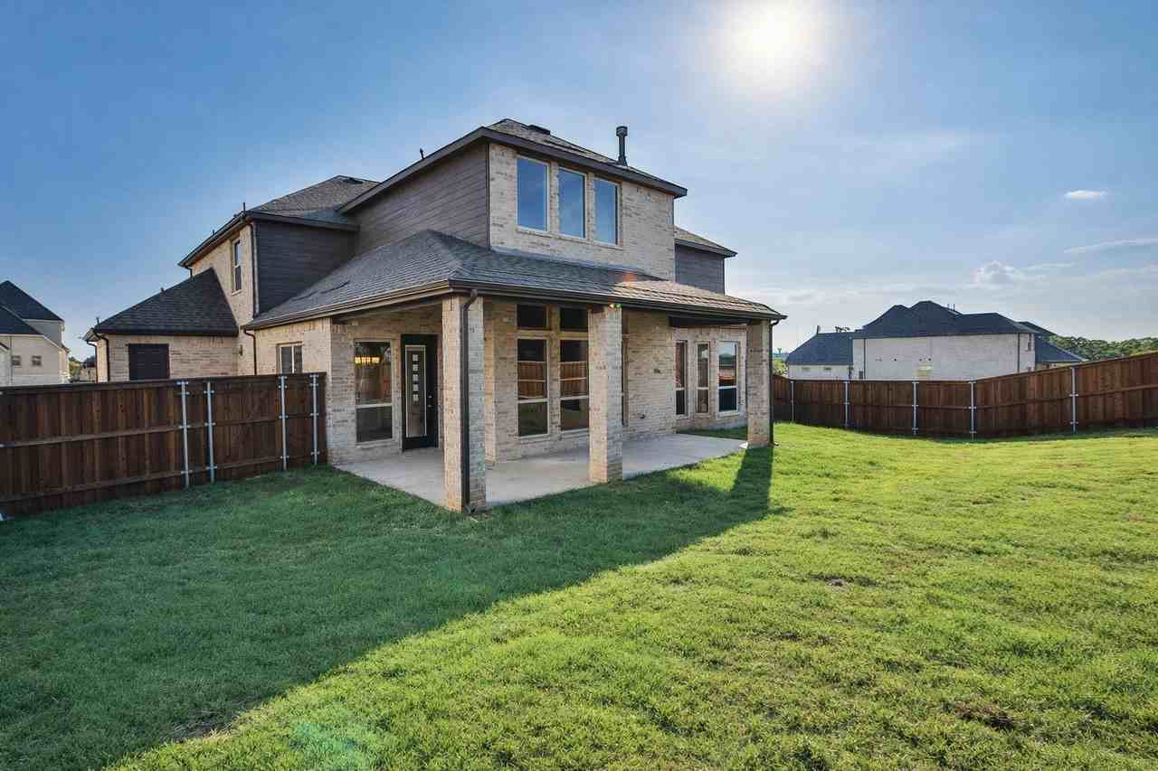 2820 Fountain Park Dr - Photo 2 of 10