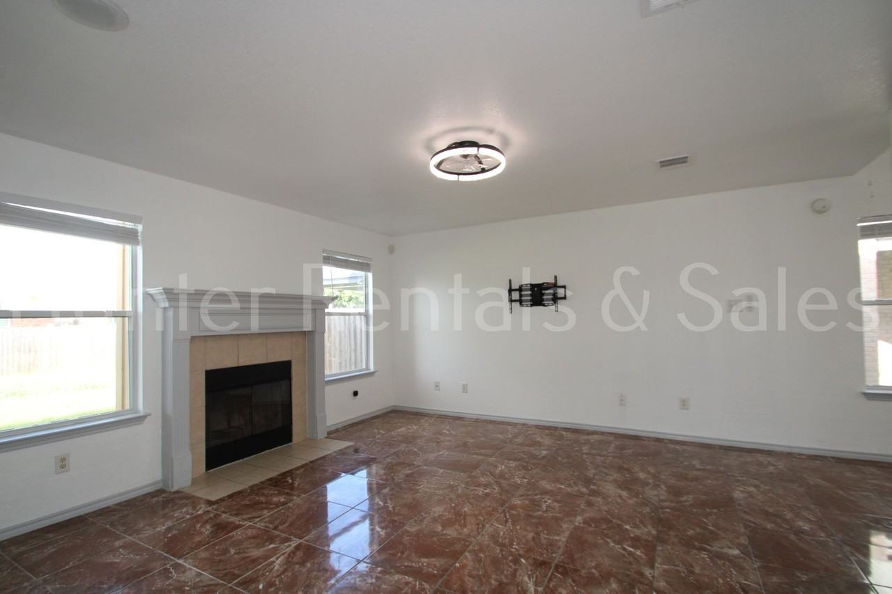 4910 Donegal Bay Ct - Photo 6 of 25