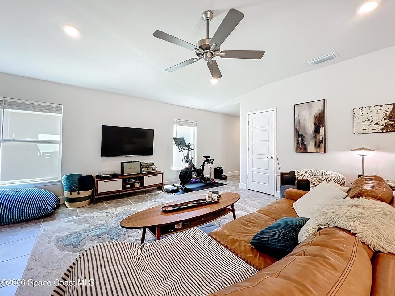 1021 Canfield Cir Se - Photo 4 of 25