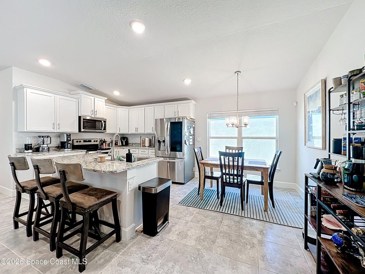 1021 Canfield Cir Se - Photo 5 of 25